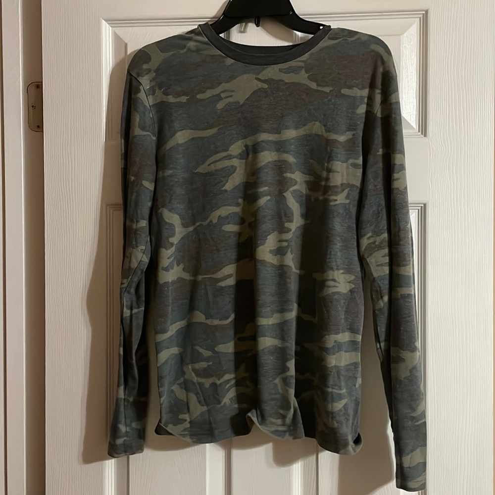 Forever 21 vintage wash camo L/S tee